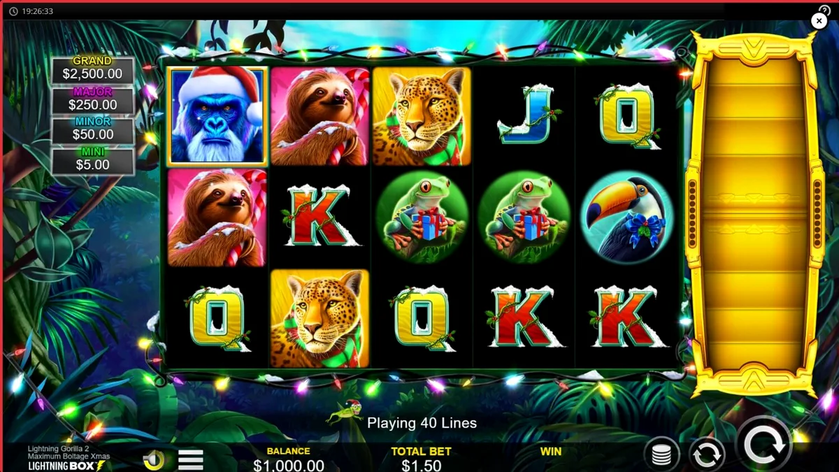 Tampilan visual slot Lightning Gorilla 2 Xmas dengan tema hutan tropis dan suasana Natal